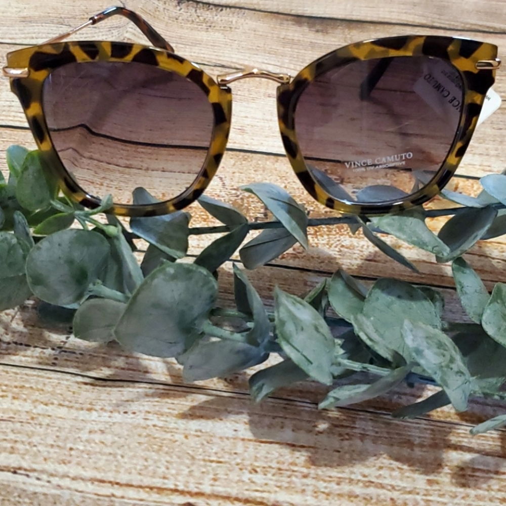 🌸VINCE CAMUTO YELLOW TORTOISE SUNGLASSES